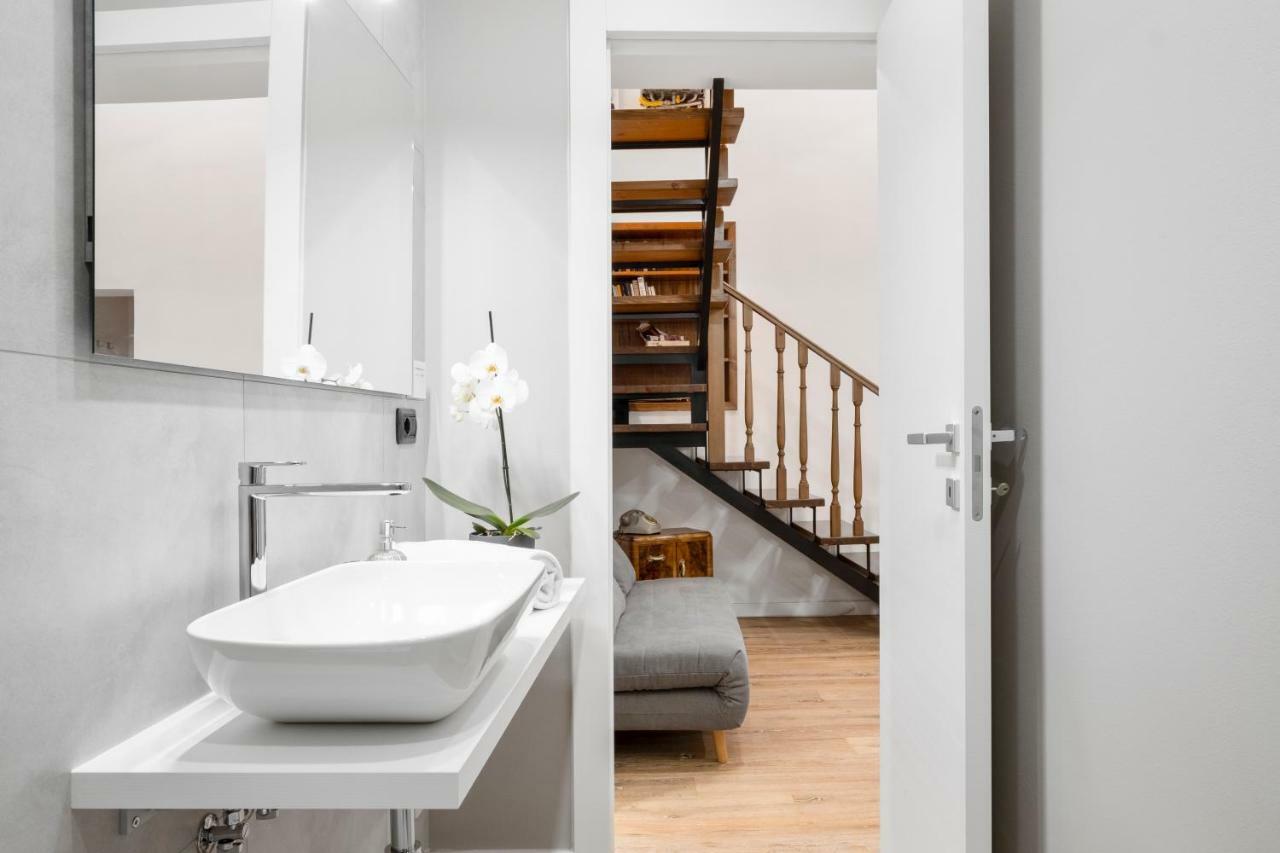 Duplex Luxurious Apt In The Heart Of ボローニャ エクステリア 写真